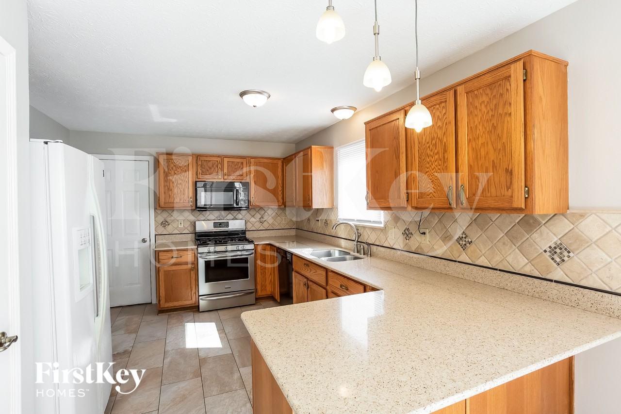 2204 Valley Creek West Ln - Photo 7 of 15