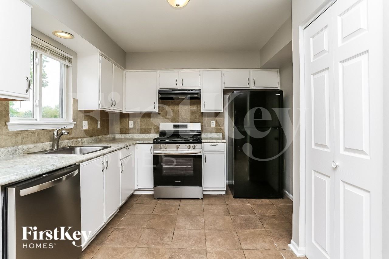 21439 W Georgetown Dr - Photo 5 of 16