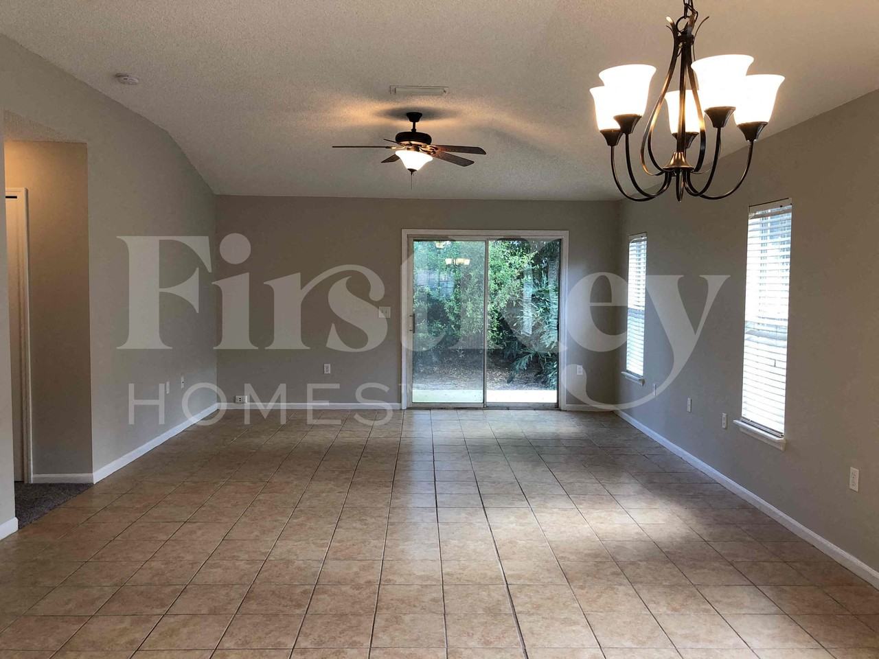 2137 Featherwood Dr W - Photo 4 of 10