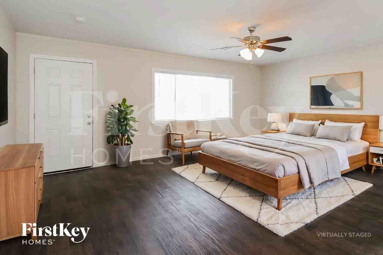 2128 Carver Ave - Photo 4 of 18