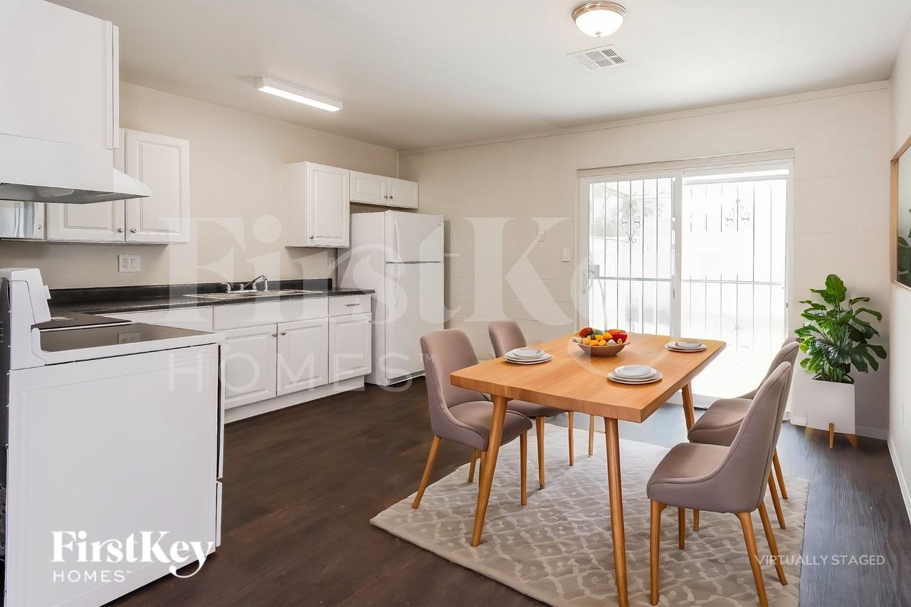 2128 Carver Ave - Photo 6 of 18