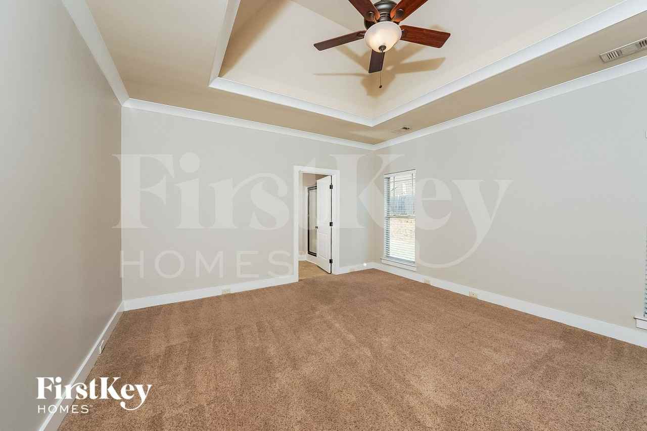 2044 Highview Way - Photo 7 of 14