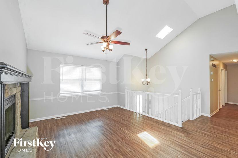 2035 Ne Cookson Ct - Photo 3 of 16