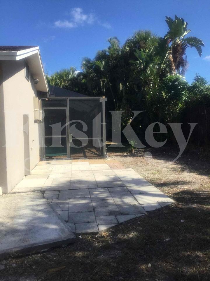 19742 Carolina Cir - Photo 6 of 41