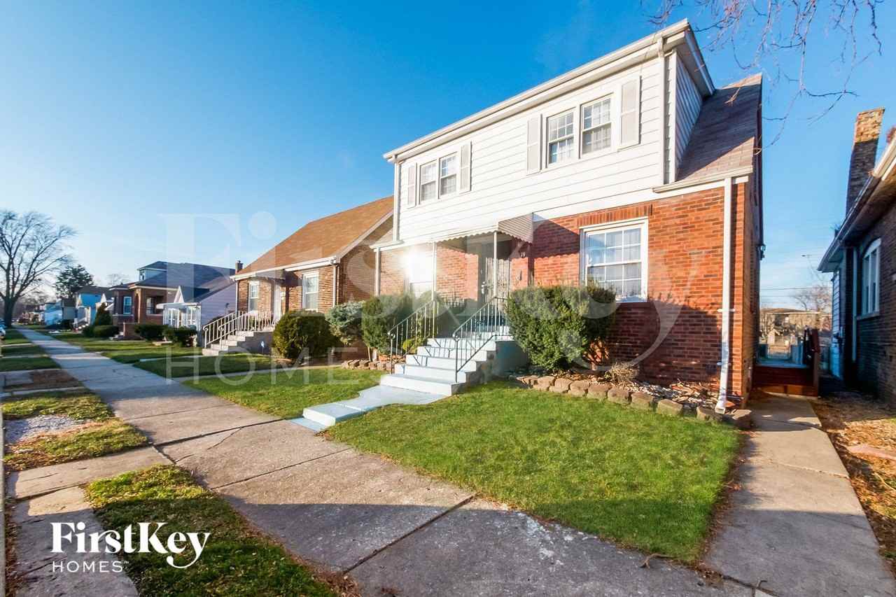 19 E 140th Ct - Photo 2 of 14