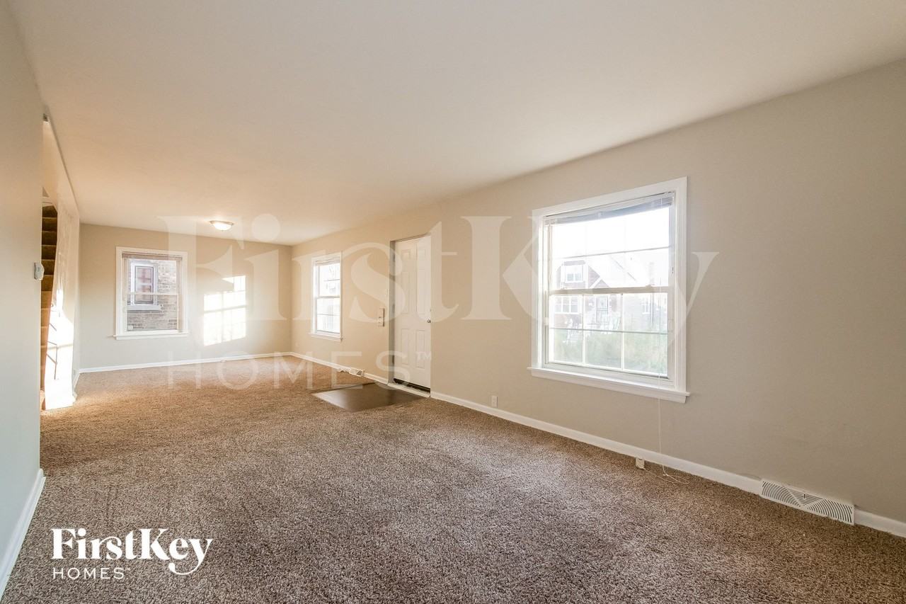 19 E 140th Ct - Photo 3 of 14