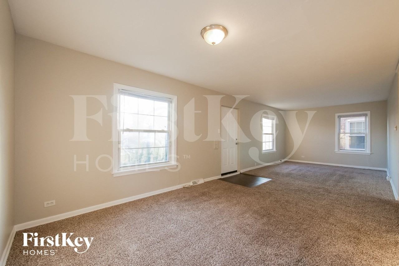 19 E 140th Ct - Photo 4 of 14