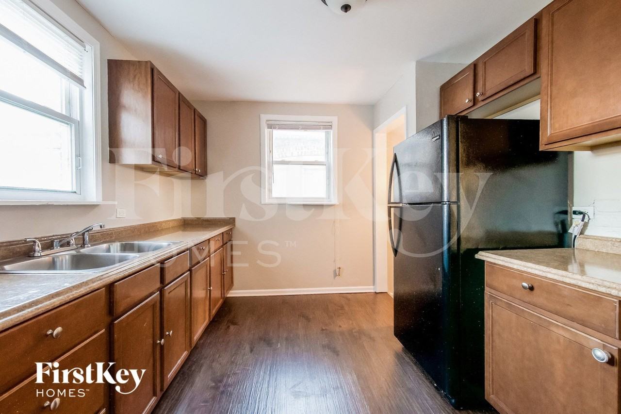 19 E 140th Ct - Photo 6 of 14