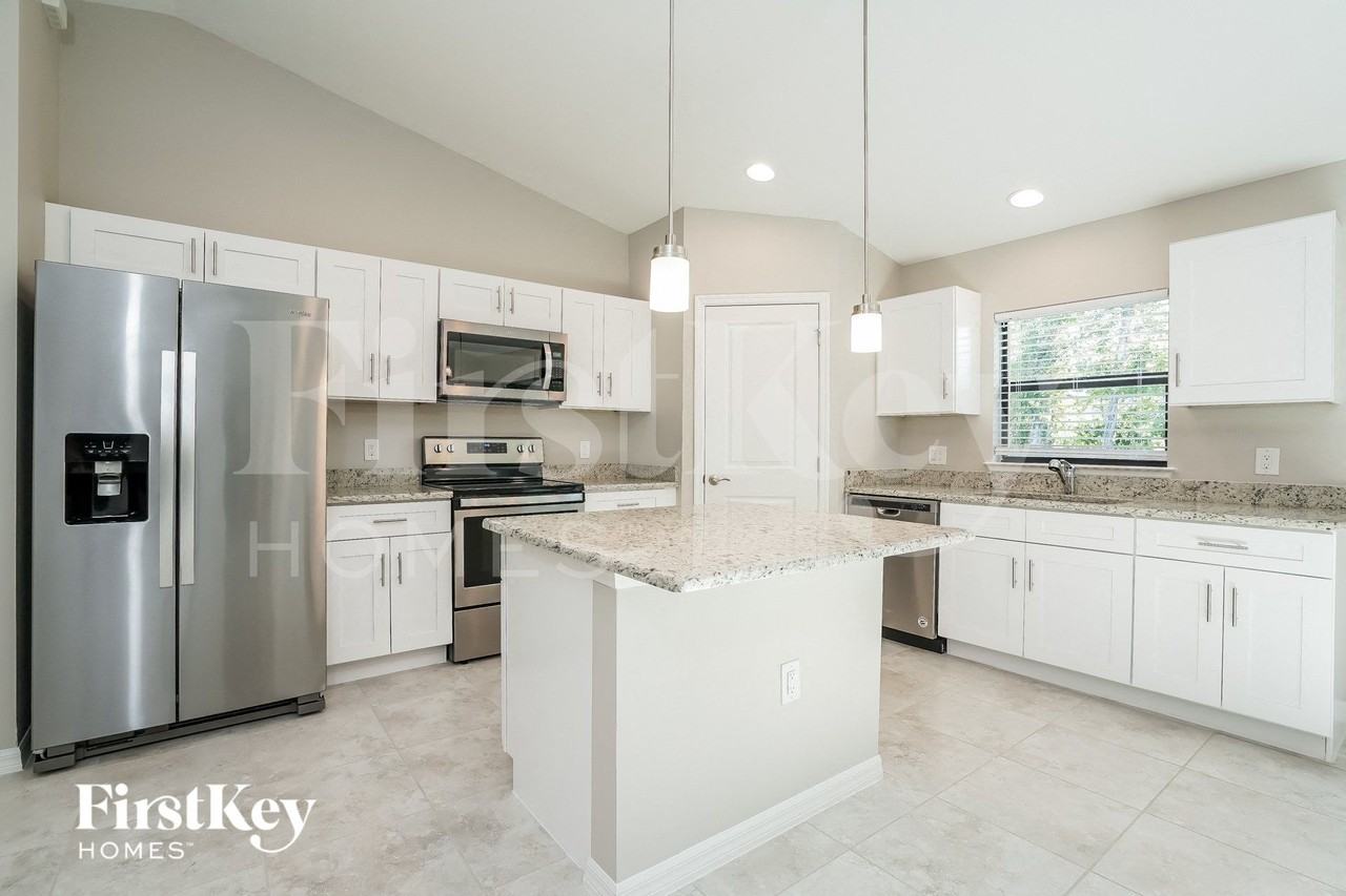 18145 Baruch Dr - Photo 5 of 15