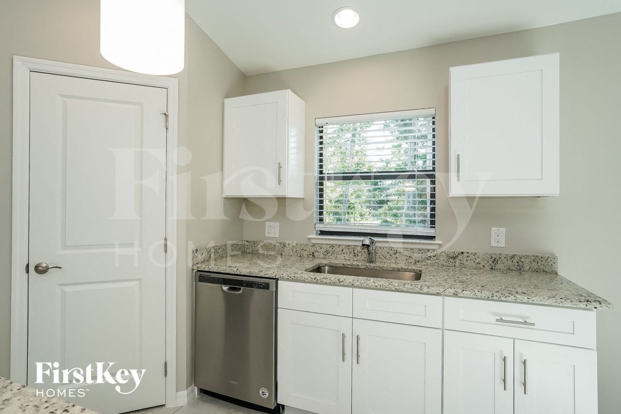 18145 Baruch Dr - Photo 6 of 15