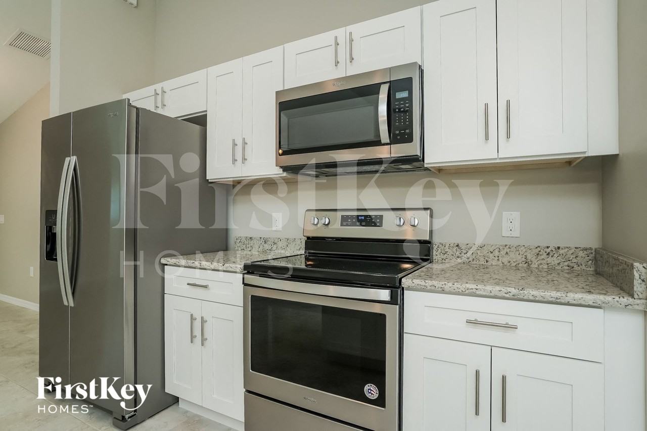 18145 Baruch Dr - Photo 7 of 15