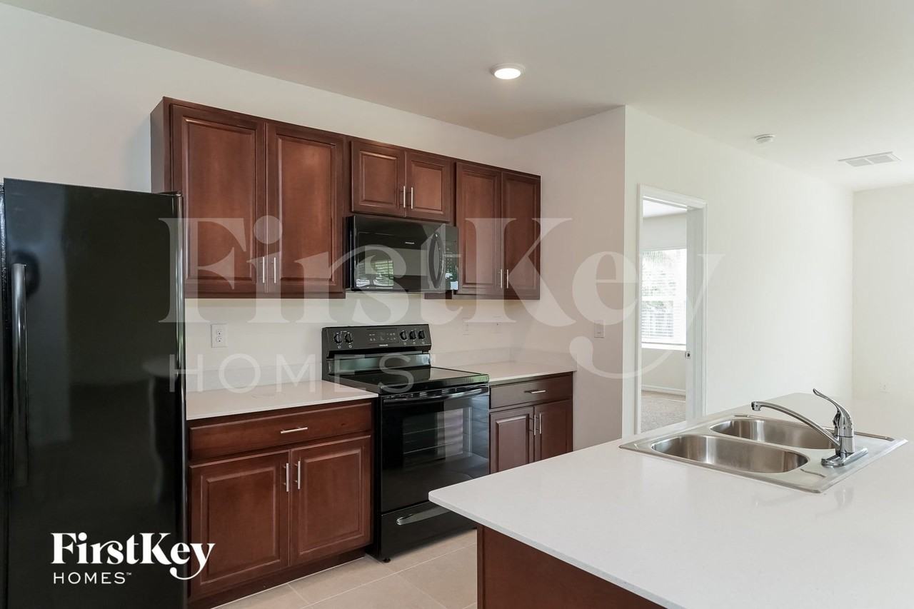 1622 Sw 27th St - Photo 6 of 15