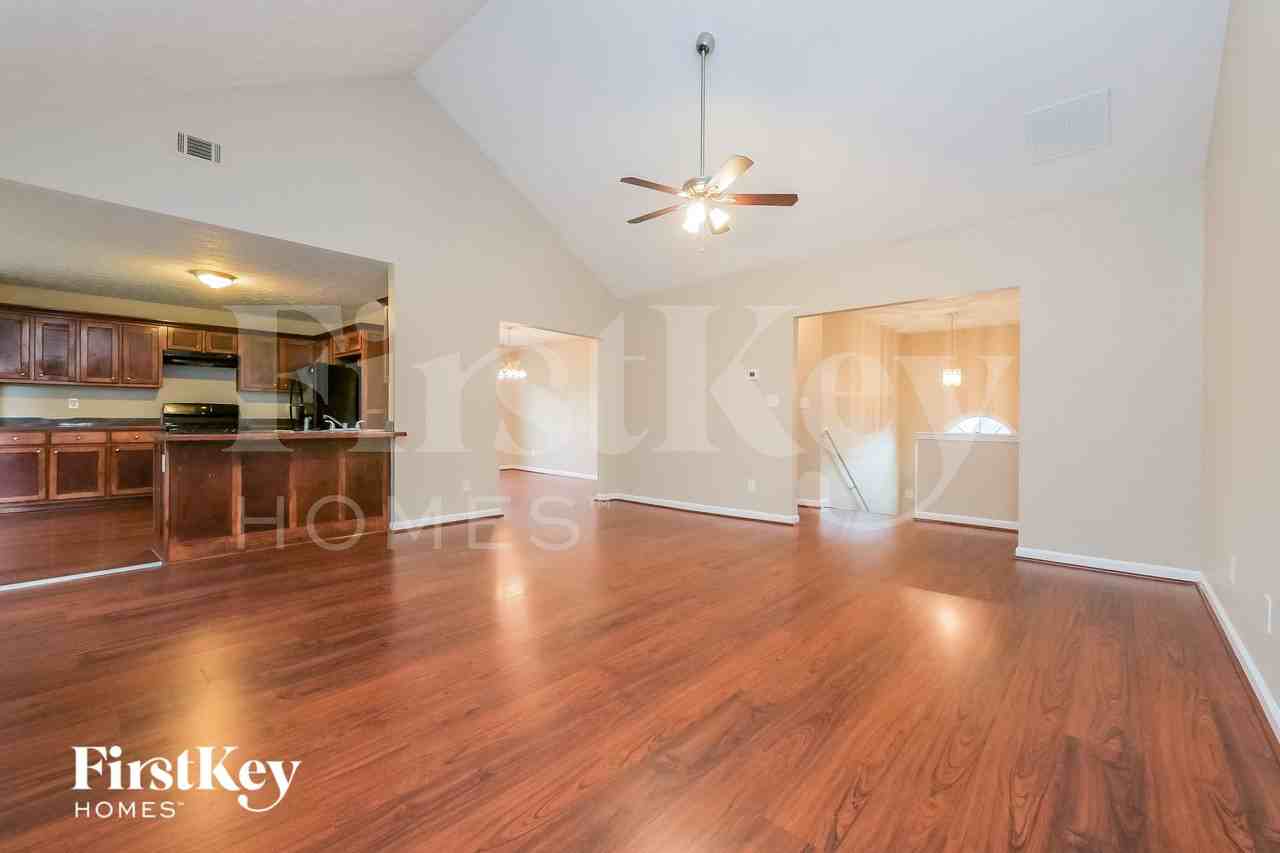 161 Solomon Dr - Photo 7 of 15