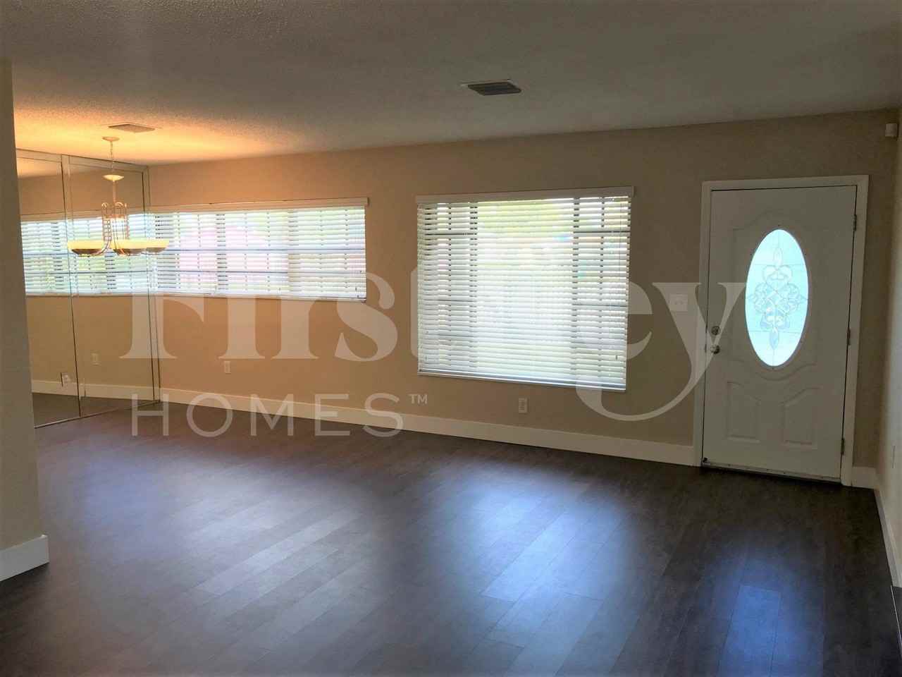 1420 Nwterrace - Photo 4 of 27