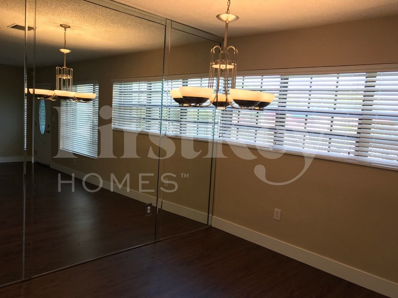 1420 Nwterrace - Photo 5 of 27