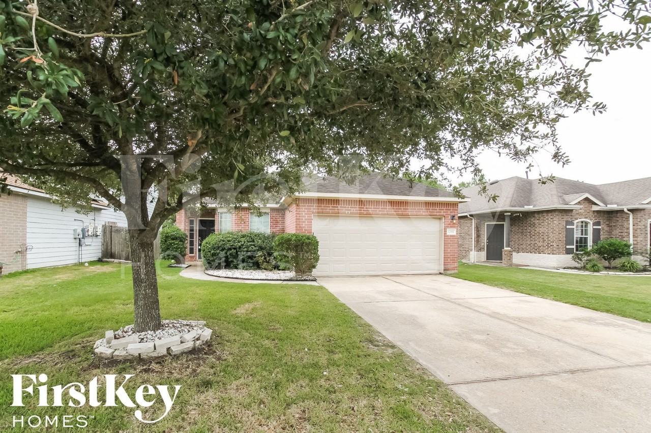 12911 Pine Meadows St - Photo 2 of 15