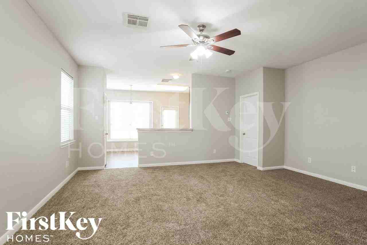 12911 Pine Meadows St - Photo 3 of 15