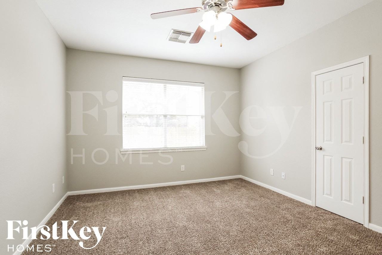 12911 Pine Meadows St - Photo 7 of 15