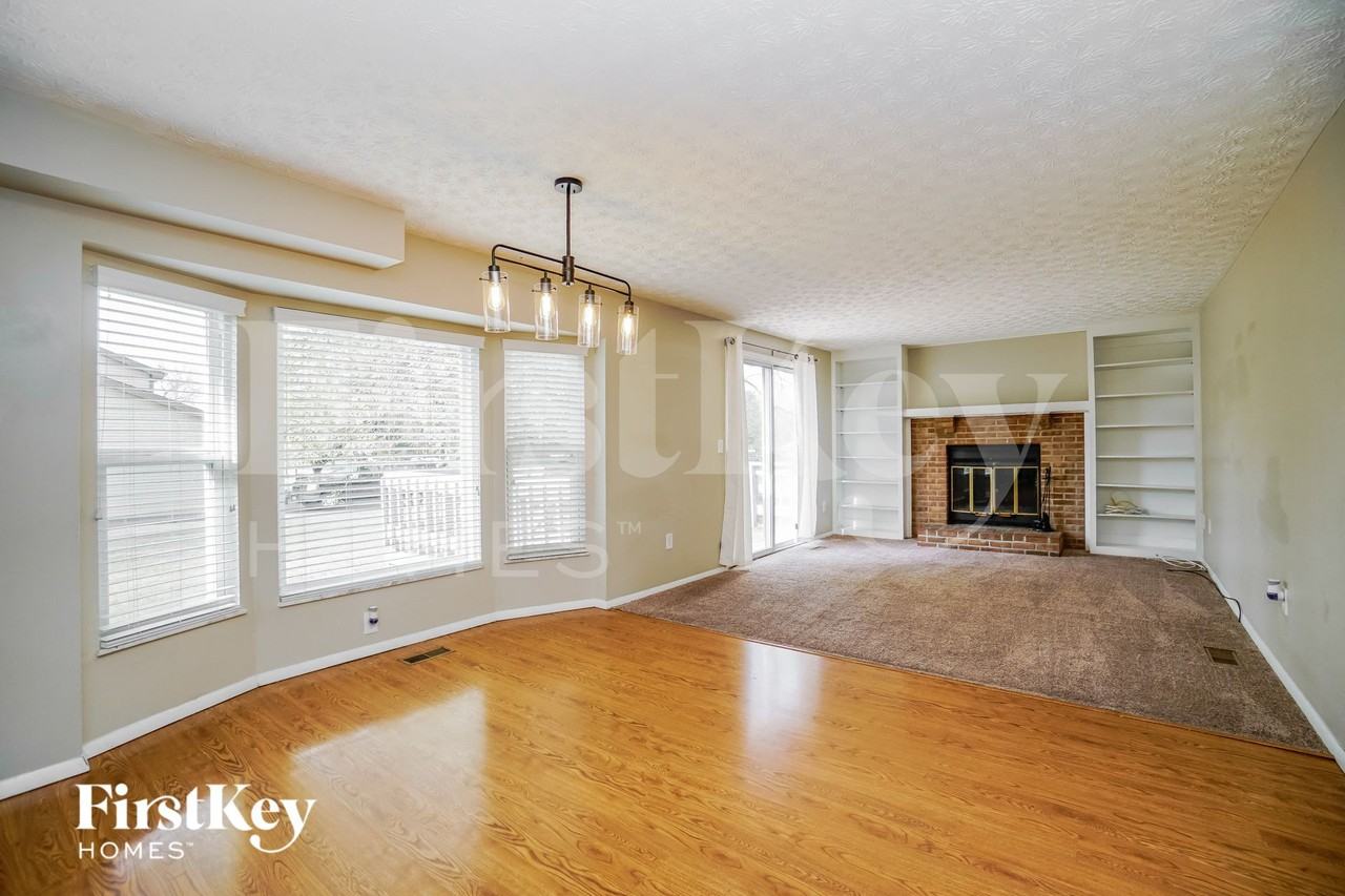 12111 Peppermill Ln - Photo 3 of 15