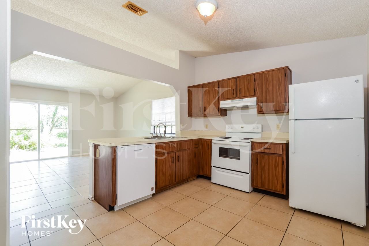 121 Summerset Dr - Photo 6 of 16