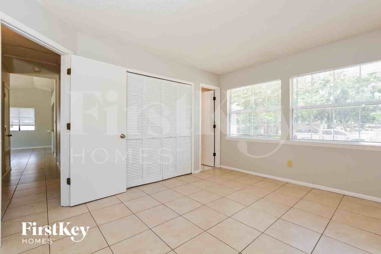 121 Summerset Dr - Photo 7 of 16