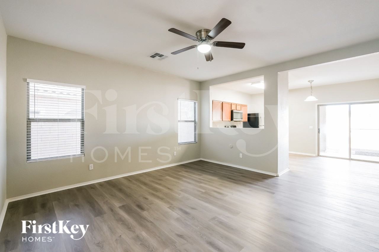 11518 N 154th Ln - Photo 3 of 19