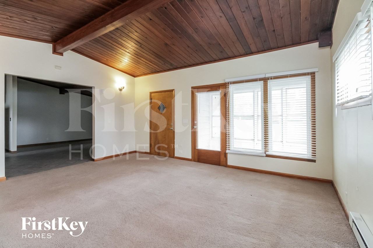 1054 Kenmore Ave - Photo 2 of 14