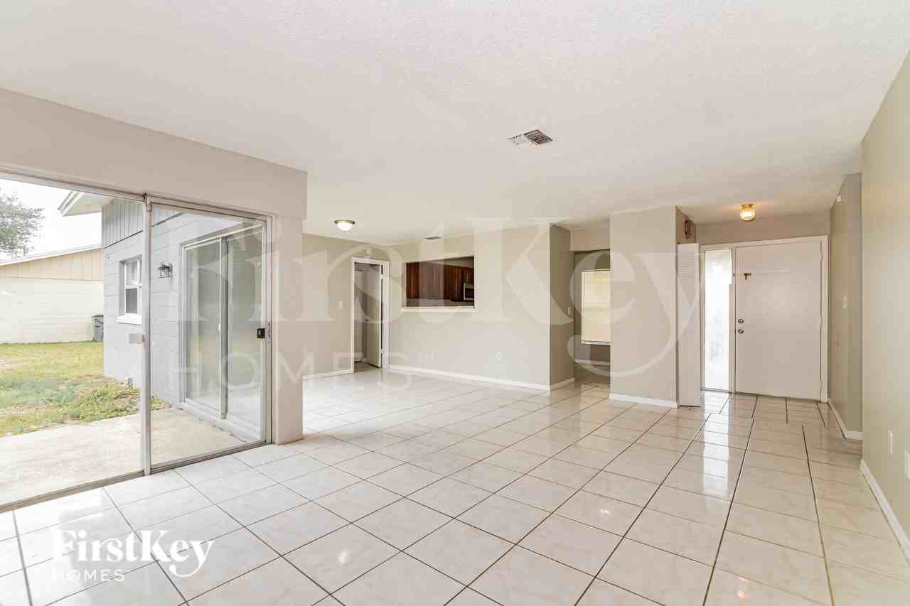 105 Alcala Dr - Photo 3 of 19