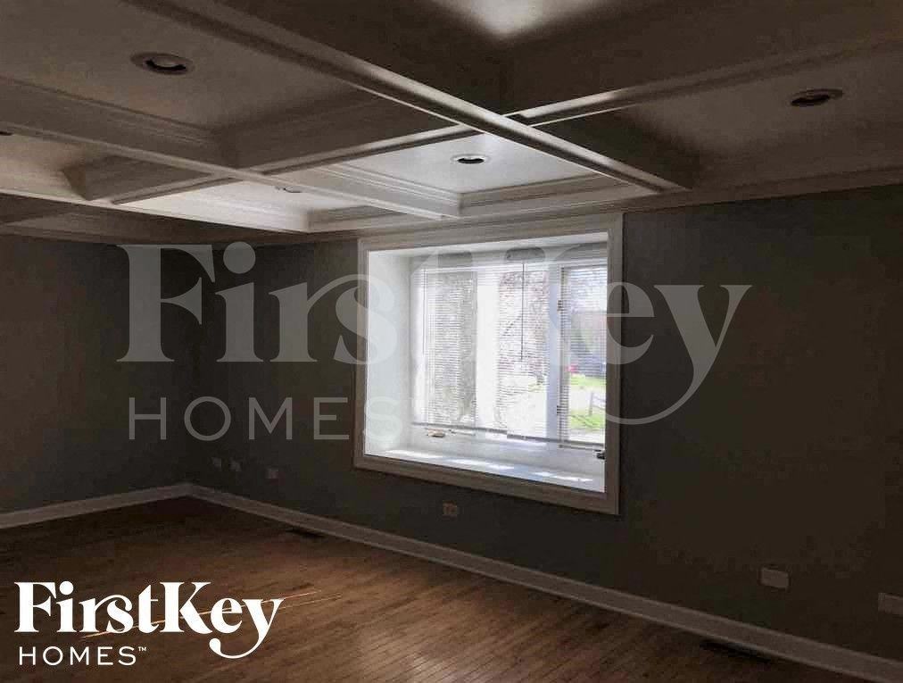 100 S Dilger Ave - Photo 2 of 15