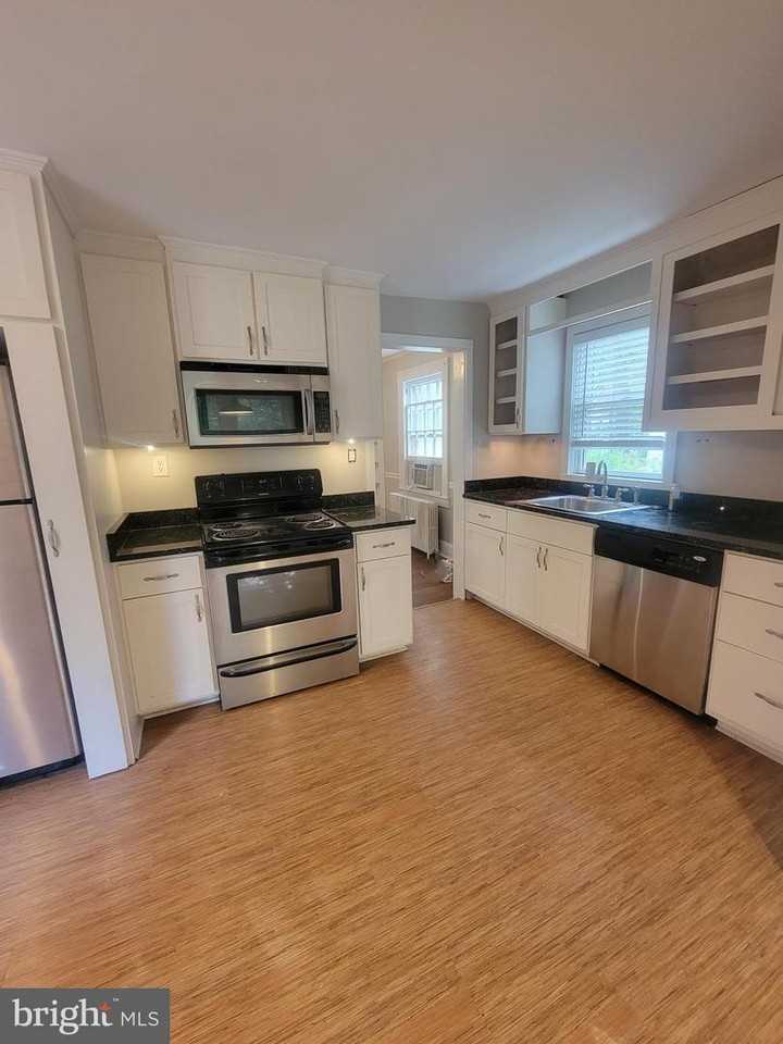 905 Evergreen Ave - Photo 6 of 14