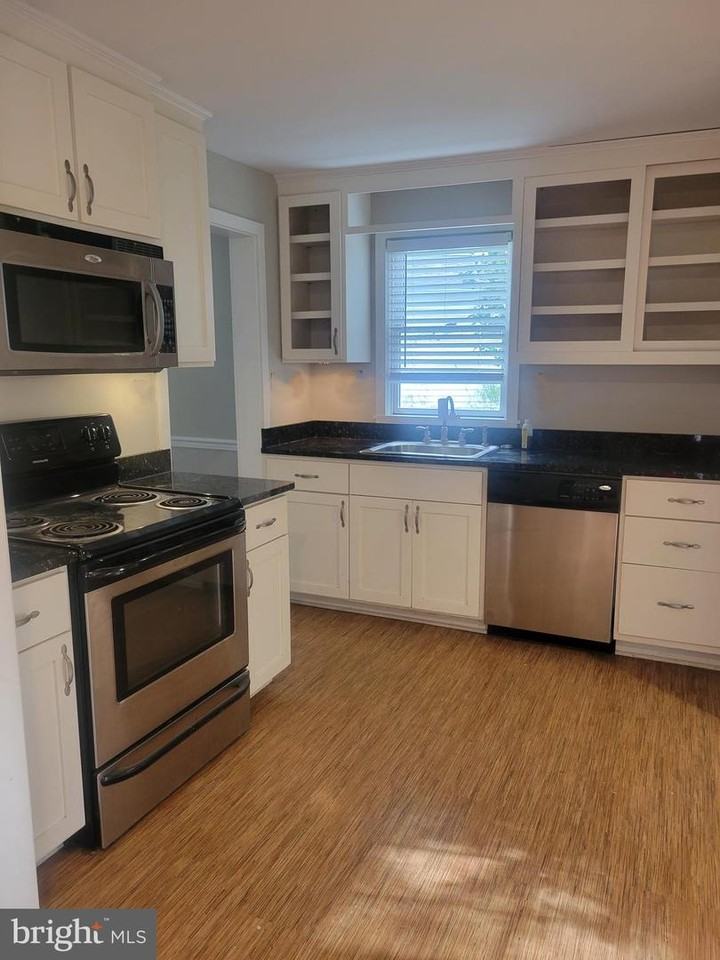 905 Evergreen Ave - Photo 7 of 14