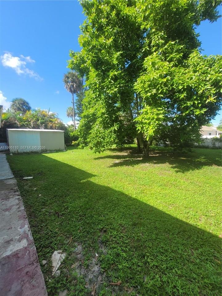22028 Acapulco Ct - Photo 6 of 34