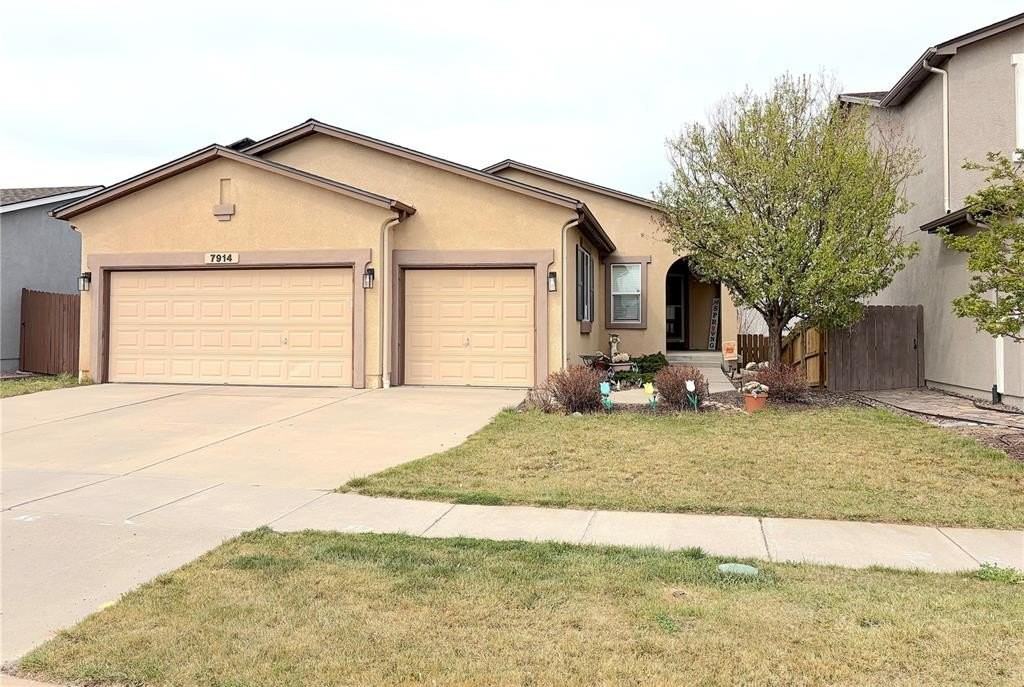 7914 Hunter Peak Trl - Photo 2 of 46