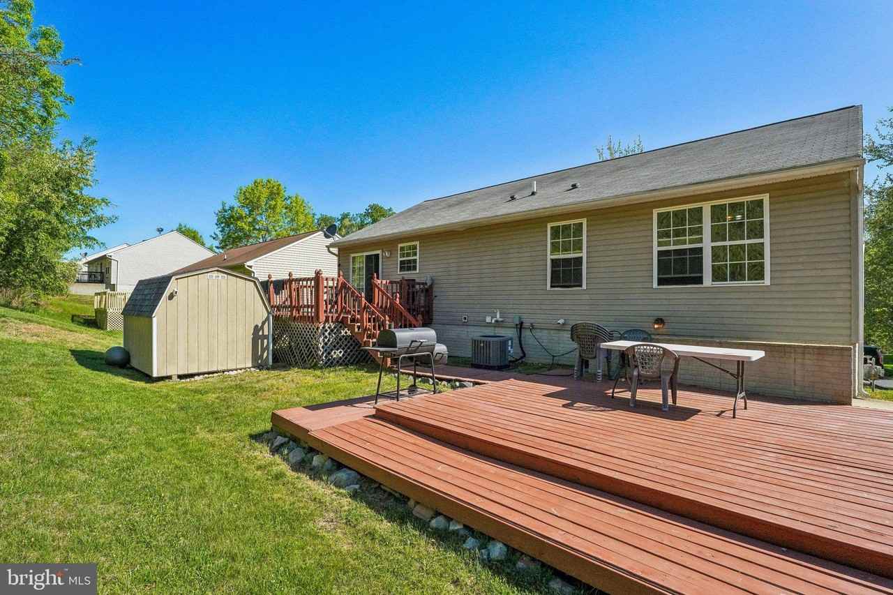 7039 Heather Dr - Photo 3 of 27