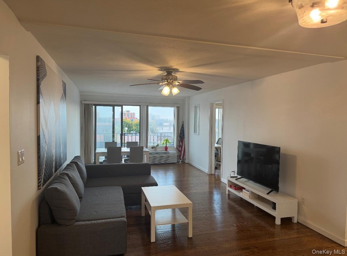 235 W Park Ave ##308 - Photo 5 of 39