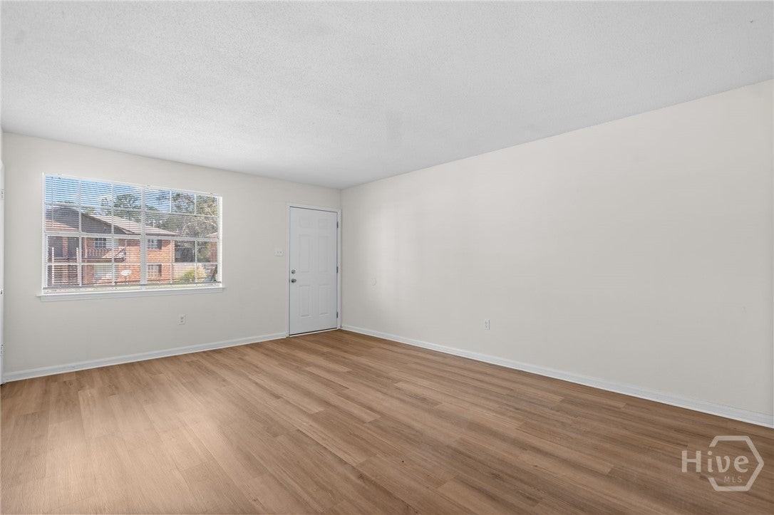 2511 Oak Forest Dr - Photo 3 of 18