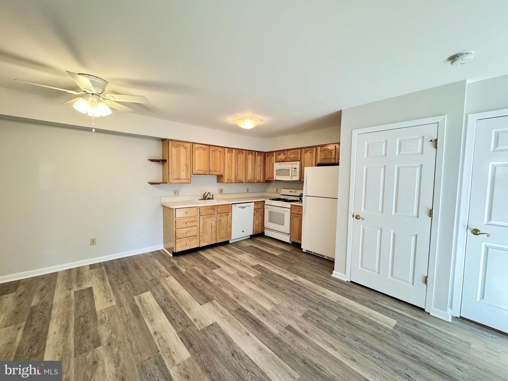 1326 Central Ave ##B - Photo 4 of 11