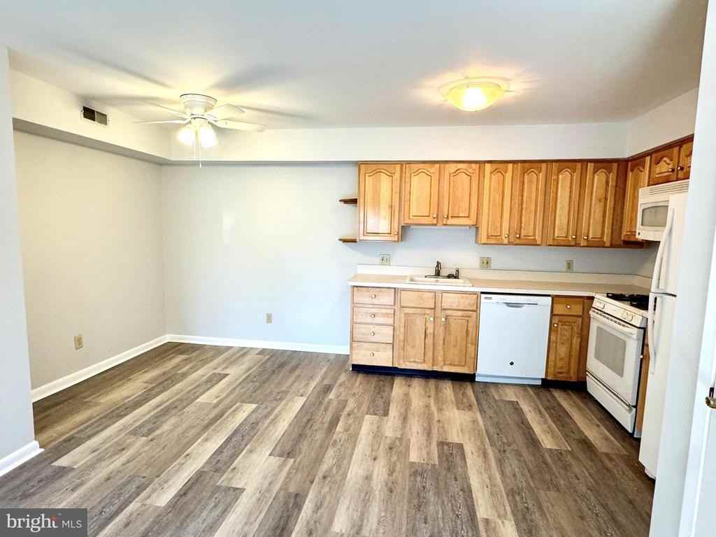 1326 Central Ave ##B - Photo 5 of 11