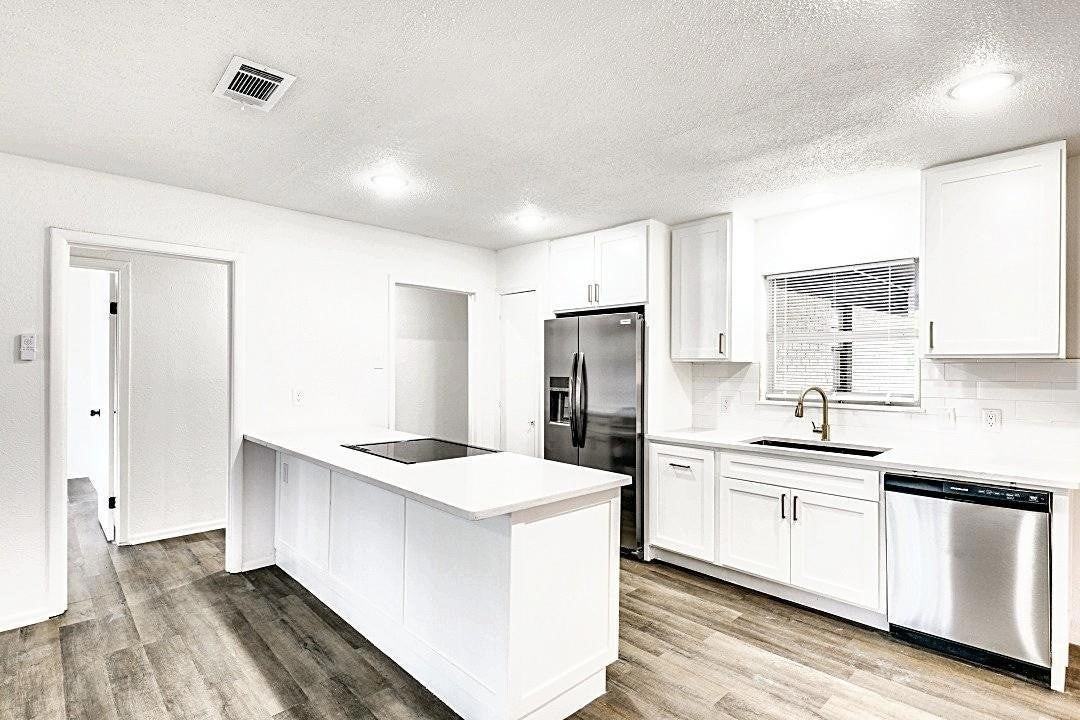 2322 San Paula Ave - Photo 4 of 12