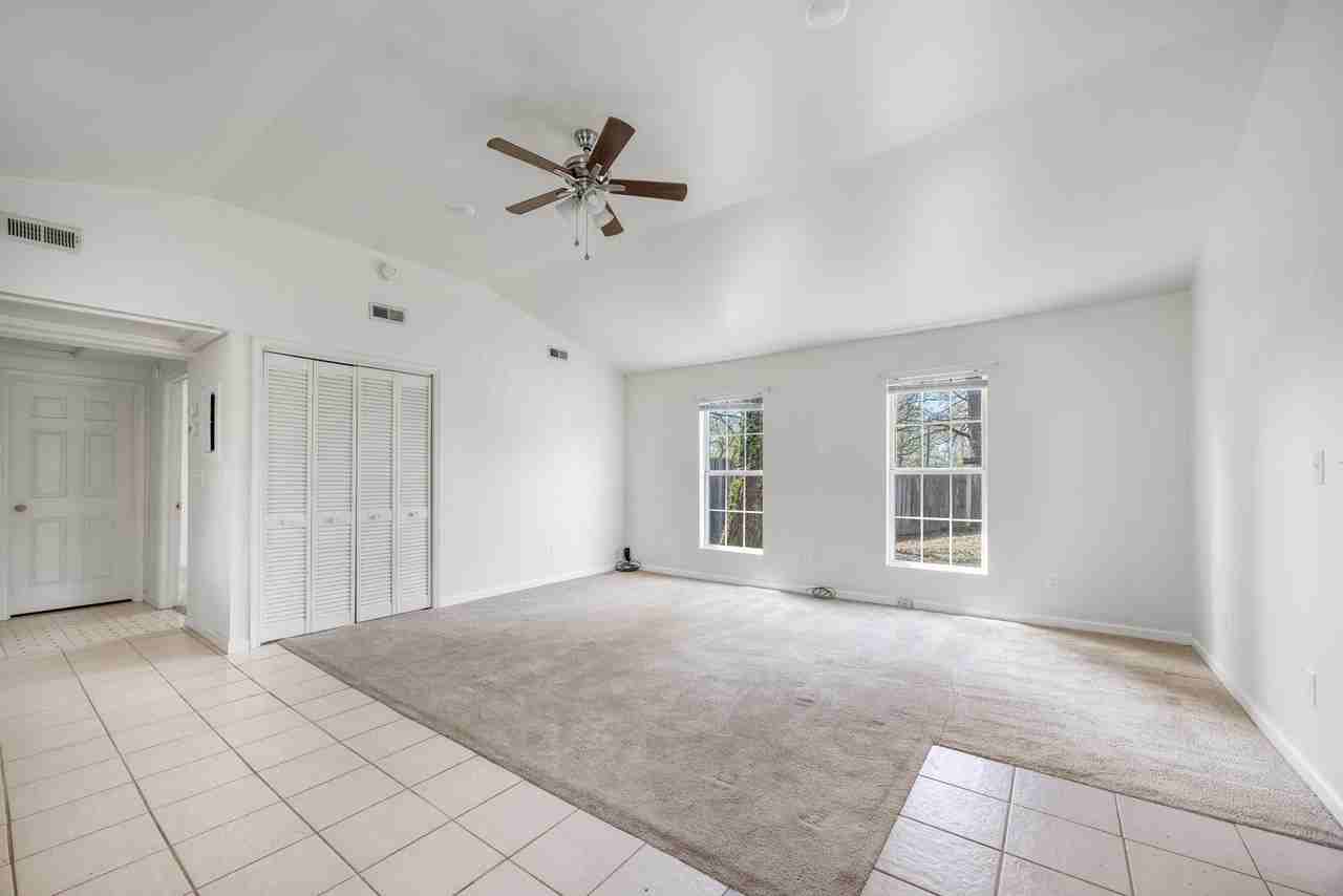 208 Telegraph Rd - Photo 5 of 17