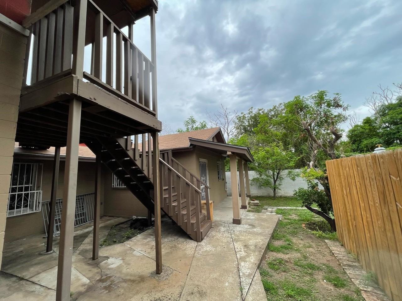 1517 Garcia St - Photo 4 of 20