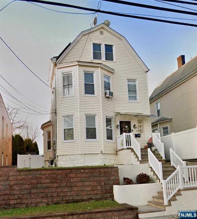 224 Bergen Ave ##3