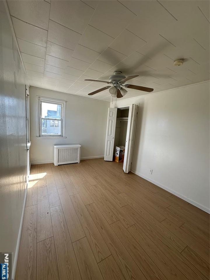 224 Bergen Ave ##3 - Photo 6 of 9