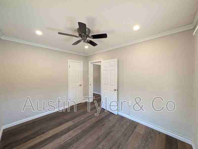 2998A Hospital Dr - Photo 7 of 9