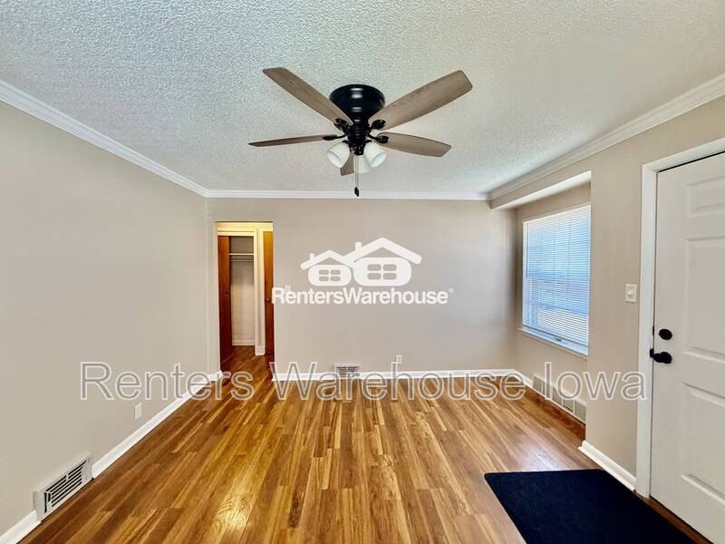 1145 65th St - Photo 4 of 19