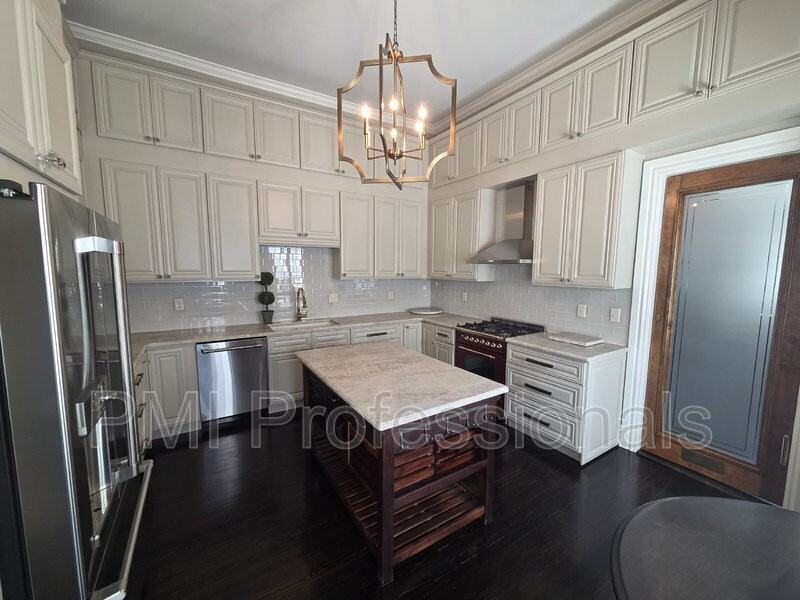 401 E Main St - Photo 7 of 27