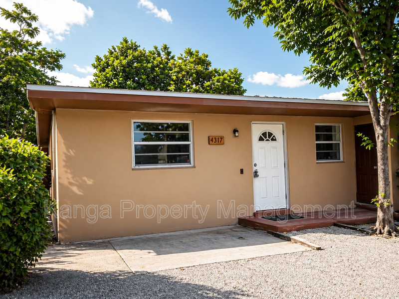 4317 Cocoanut Rd - Photo 4 of 11