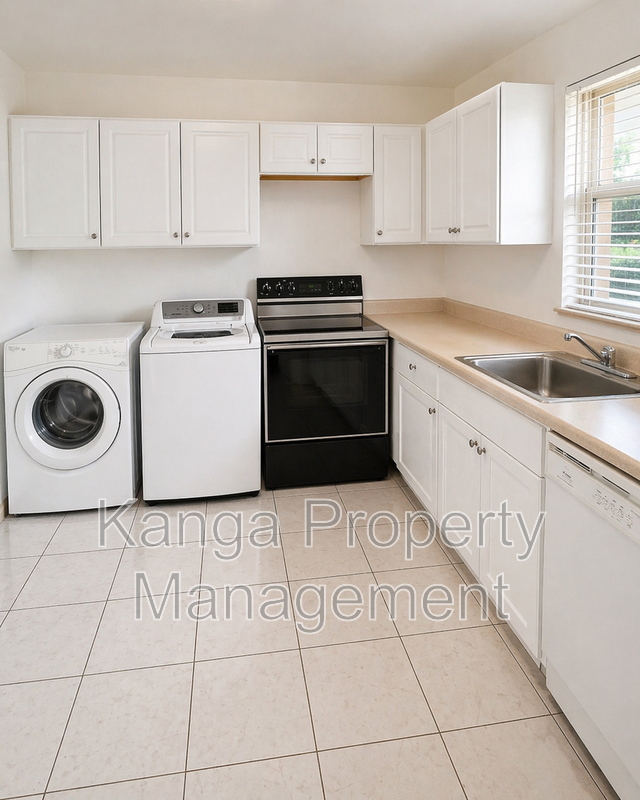 4317 Cocoanut Rd - Photo 6 of 11
