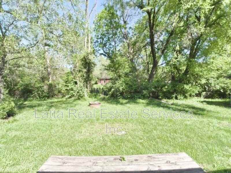 8819 Noland Rd - Photo 3 of 13