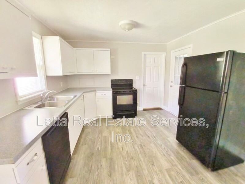 8819 Noland Rd - Photo 6 of 13